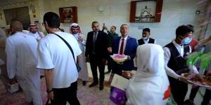 ورود وأناشيد وفرحة.. استقبال مهيب لحجاج القرعة في المدينة المنورة