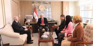 عاشور: المؤسسات التعليمية المصرية تتمتع بخبرة واسعة في برامج الشراكة الأكاديمية