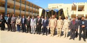 محافظ كفر الشيخ وقائد قوات الدفاع الشعبي والعسكري يتفقدان فصل محو الأمية بالمدرسة الثانوية الصناعية العسكرية