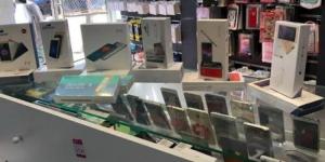 عامل أجنبي يسرق 73 هاتفًا محمولًا من محل عمله بالعاشر من رمضان