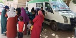 تقديم الخدمات الطبية لـعدد ١٣١٧ مواطن خلال قافلة طبية مجانية بقرية دير السنقورية بالمنيا