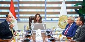 وزيرة التنمية المحلية تتابع جهود تحسين مستوى خدمات النظافة في محافظتي القاهرة والجيزة