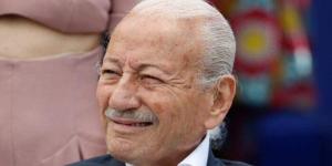طارق الشناوي ناعيا المخرج الجزائري محمد الأخضر عن عمر 90 عاما: «رحل يوم عرسه»