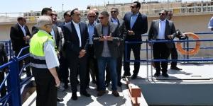 رئيس الوزراء يتفقد مشروع رفع كفاءة محطة تنقية مياه الشيخ زايد