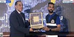 رئيس الوزراء يكرم نماذج مشرفة من هيئة الإسعاف المصرية