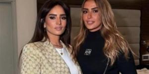ياسمين رضا شقيقة زينة تترك بصمتها في السجادة الحمراء لمهرجان كان السينمائي
