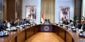 رئيس الوزراء يستعرض تحديات قطاع صناعة الحديد والصلب وآليات وخطوات النهوض به