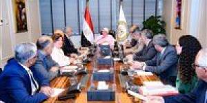 وزيرة البيئة تستعرض جهود الوزارة فى تهيئة المناخ الداعم للاستثمار
