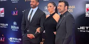 شقيق ياسمين عبدالعزيز يهنئ صناع وتقابل حبيب على جائزة إنرجي للدراما