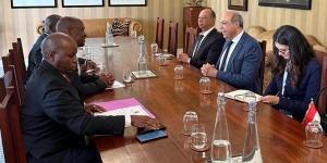 الحفني يلتقي بوزير النقل الزيمبابوي خلال مشاركته بأسبوع الطيران في إقليم إفريقيا