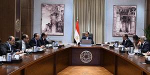 رئيس الوزراء يتابع مع وزير قطاع الأعمال العام عددًا من ملفات العمل