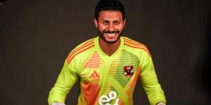 محمد الشناوي يعلن تجديد عقده مع الأهلي
