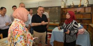 محافظ أسيوط يتفقد مركز خان الخليلي للحرف اليدوية ...