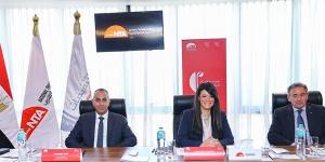 وزيرة التخطيط تترأس إحدى لجان المقابلات الشخصية للمتقدمات ببرنامج «المرأة تقود للتنفيذيات»