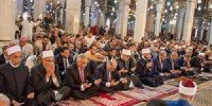 سنن يوم الجمعة.. الاغتسال والتطيب وقراءة سورة الكهف ولبس أحسن الثياب