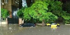 حدث في الإسكندرية ليلًا.. صواعق وثلوج وعواصف هل تنذر بتسونامي جديد؟