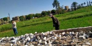 إزالة حالة بناء مخالف في المهد بمنطقة نجع الخطباء شرق مدينة الأقصر