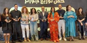 انتصار تشارك جمهورها الاحتفال بعد تكريمها من المجلس الأعلى لحقوق الإنسان