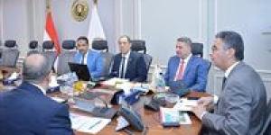 وزير التموين يعقد اجتماعًا مع رئيس مجلس إدارة شركة السكر والصناعات التكاملية لبحث خطط التطوير وتعزيز الإنتاج المحلي.
