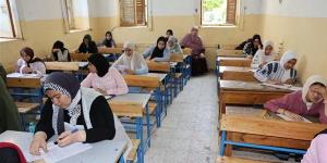 محافظ المنوفية يتابع لجان امتحانات الشهادة الإعدادية ويوجه بتوفير الأجواء المناسبة للطلاب