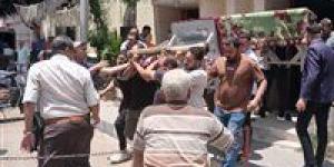 وسط انهيار أسرتها وصديقاتها.. تشييع جثمان دعاء طالبة جامعة الفيوم ضحية حادث الدهس