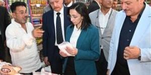 محافظ البحيرة تفتتح شادرًا للحوم البلدية وتتفقد المنفذ الثابت لحياة كريمة والمعرض الدائم لتوفير اللحوم بأسعار مخفضة