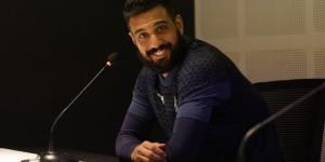 أحمد الشناوي يُعلن تجديد عقده مع بيراميدز لمدة 4 مواسم