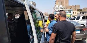 حملات تفتيشية لمتابعة انضباط سيارات السرفيس والتاكسي بنطاق مدينة الفيوم.. صور