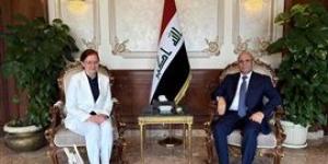 سفير العراق في القاهرة يستقبل عميدة كلية الدراسات الدولية بالجامعة الأمريكية في بغداد