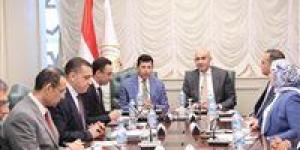 وزير التعليم يبحث مع وزير الرياضة سبل تعزيز التعاون بين الوزارتين لإطلاق دوري المدارس