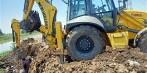 إصلاح كسر مفاجئ في خط مياه رئيسي بقرية دقلت بكفر الشيخ