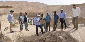 الأمين العام للمجلس الأعلى للآثار يتفقد ”المقاصير الجنوبية” بمعبد الأخ منو وأعمال الحفائر الأثرية