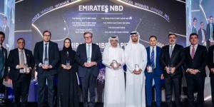 بنك الإمارات دبي الوطني يُتوّج بثماني جوائز ...