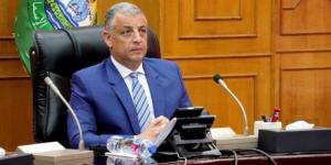 محافظ الإسماعيلية يناقش مشكلات مياه الشرب بالمراكز والمدن والأحياء