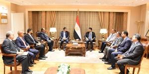 وزير الرياضة يناقش ترتيبات استضافة البطولة الدولية للبادل