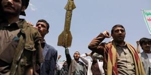 الحوثيون يهددون باستئناف الهجمات على السفن الأمريكية بالبحر الأحمر إذا هاجمت واشنطن إيران