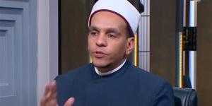 ما حكم تغطية الميت بالتراب دون حائل؟.. أمين الفتوى يجيب