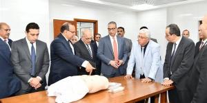 وزير التعليم العالي ومحافظ الفيوم يتفقدان مقر الجامعة الأهلية