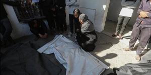 استشهاد 4 فلسطينيين في قصف إسرائيلي على خيام نازحين بجنوب غزة