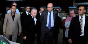 وزير الطيران يزور مركز القاهرة للملاحة الجوية