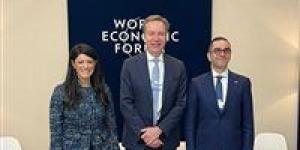 المشاط تبحث مع رئيس المنتدى الاقتصادي العالمي تأثير التطورات الإقليمية على الوضع الاقتصادي