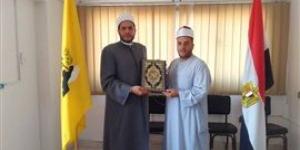 تكريم إمام مسجد بالعريش لموقفه الإنساني النبيل مع أحد رواد المسجد