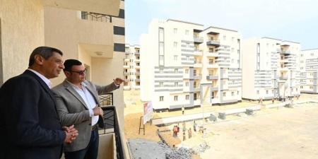 «الشربينى» يتفقد مشروع «الإسكان الحر» بالسويس الجديدة