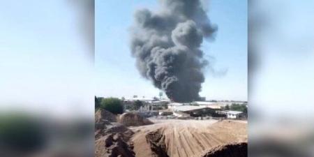 لحظة اندلاع حريق ضخم في مدينة مشهد الإيرانية (فيديو)