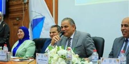 رئيس جامعة كفر الشيخ يشهد انطلاق فعاليات المؤتمر الدولي الثالث والعلمى الخامس بكلية التمريض