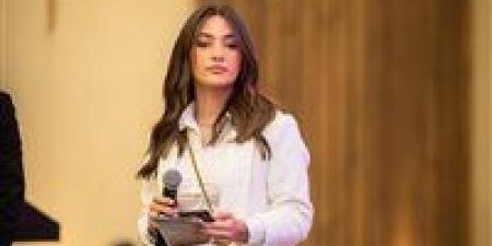 بأسلوب تفاعلي لافت… د. داليا غُزلان تقود جلسة محورية عن السوشيال ميديا و الطب