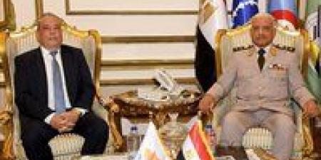 وزير الدفاع والإنتاج الحربى يلتقى وزير الدفاع القبرصى