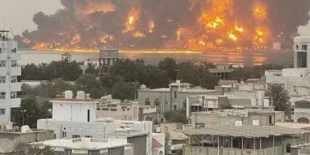 تصعيد خطير: إسرائيل تقصف مطار صنعاء بالكامل وتوسع عملياتها داخل اليمن