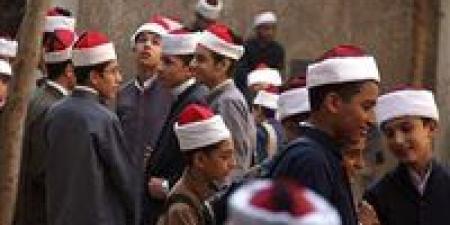 طلاب أولى وثانية أزهر يختتمون اليوم امتحاناتهم في الكيمياء والتاريخ