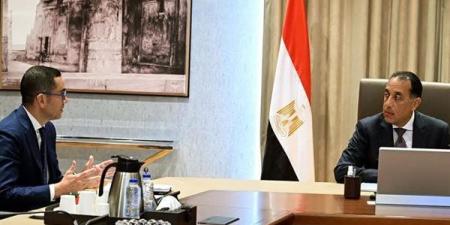 رئيس الوزراء يتابع مع وزير الاستثمار تنفيذ التكليفات الرئاسية لتحسين مناخ الاستثمار